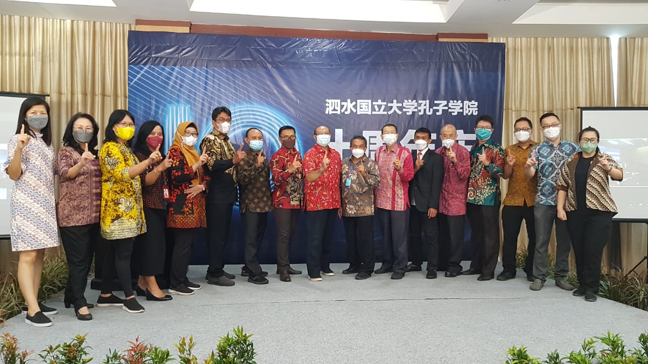 MoU Fakultas Ekonomi dan Bisnis Universitas 17 Agustus 1945 Surabaya dengan Confucius Institute UNESA